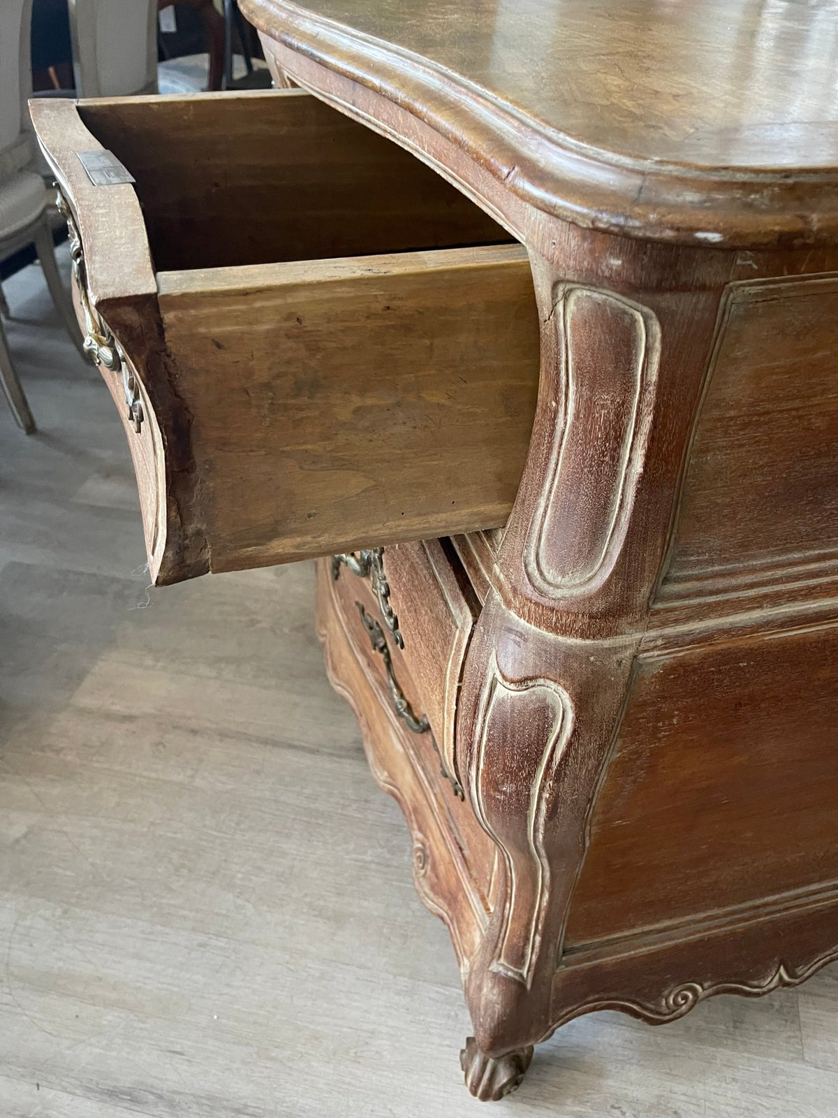 18th Century French Louis XV Bombe Commode - Helen Storey Antiques