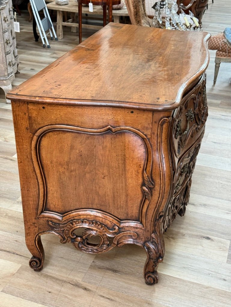 18th Century French Walnut Commode Louise XV - Helen Storey Antiques