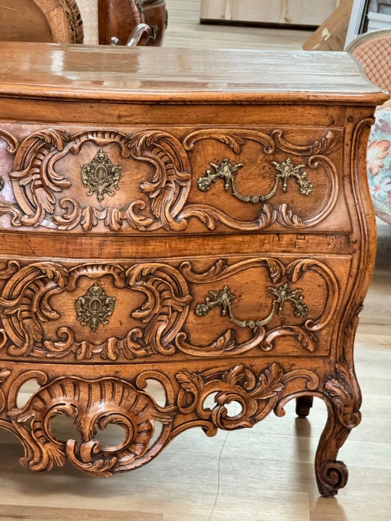 18th Century French Walnut Commode Louise XV - Helen Storey Antiques