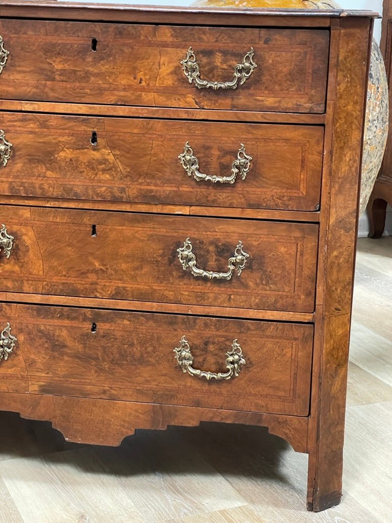 18th Century Georgian Chest in Burled Walnut Veneer with Four Drawers - Helen Storey Antiques
