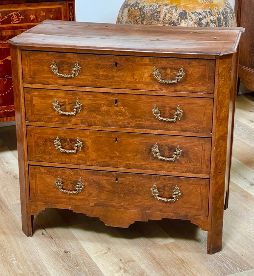 18th Century Georgian Chest in Burled Walnut Veneer with Four Drawers - Helen Storey Antiques