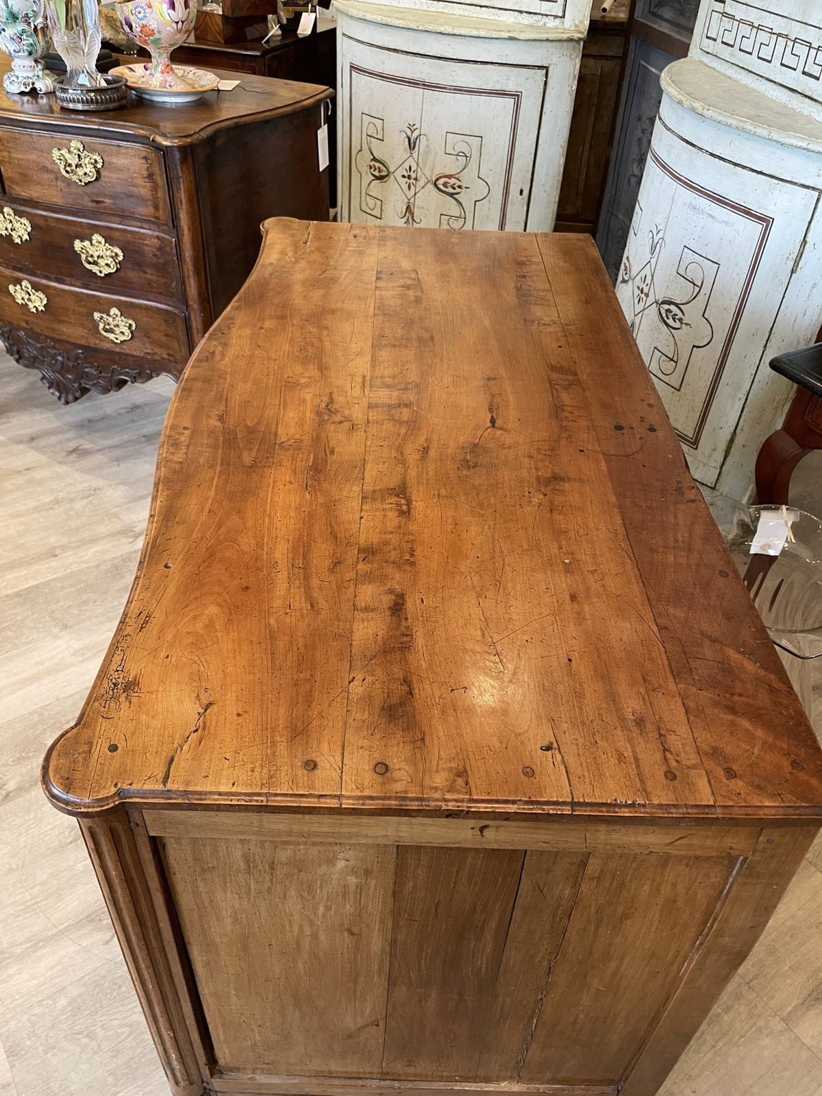 18TH CENTURY ITALIAN SERPENTINE FRUITWOOD COMMODE - Helen Storey Antiques