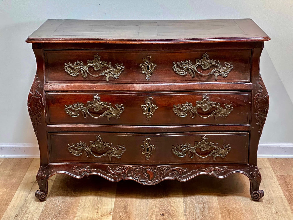 18th Century Louise XV French Walnut Bombe Commode - Helen Storey Antiques