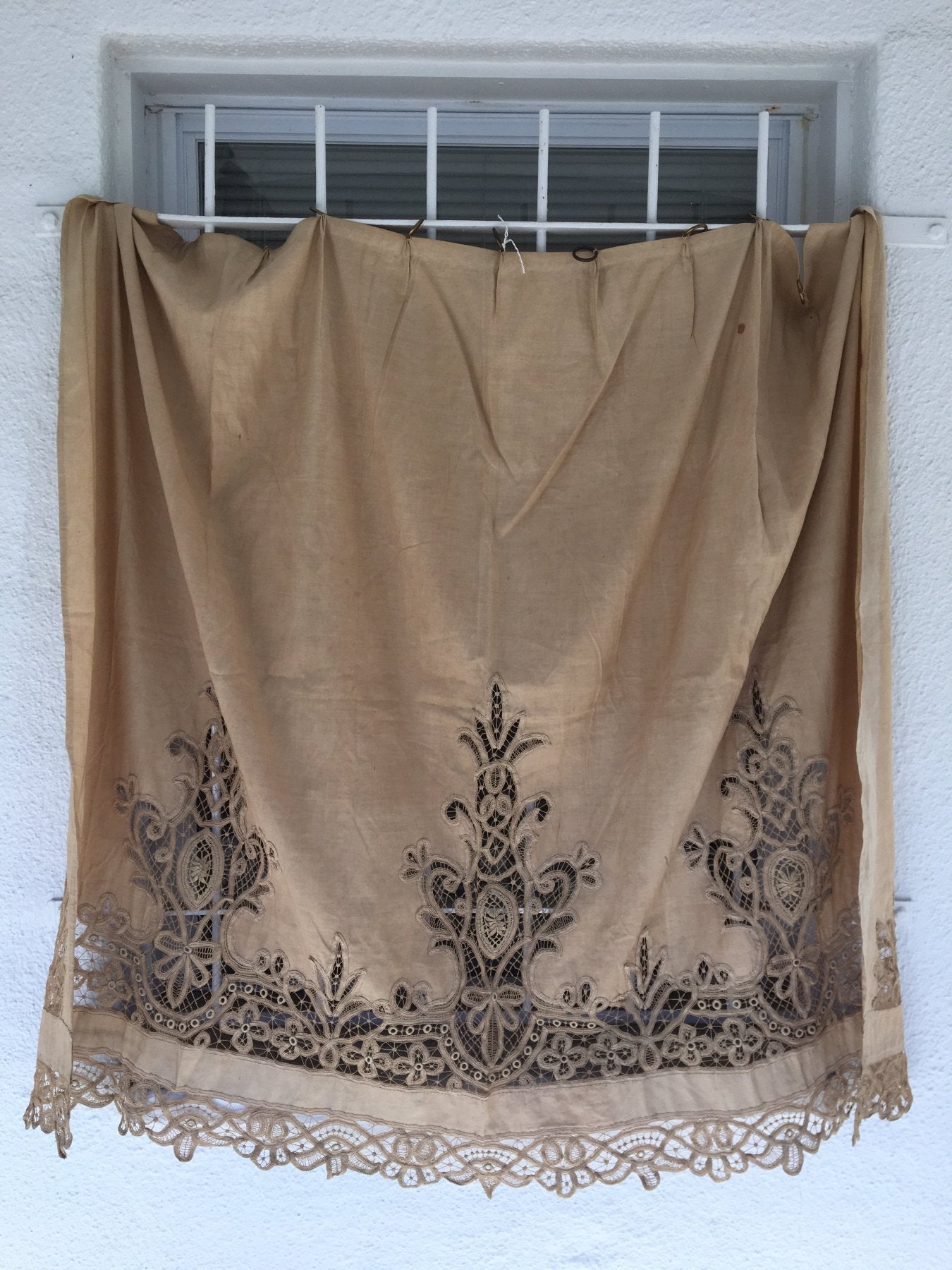 カーテン 19th Century French Filet Lace Curtain 19th-century-fine-french-linen