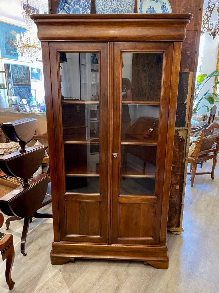 19TH CENTURY FRENCH LOUIS PHILIPPE WALNUT BOOKCASE - Helen Storey Antiques