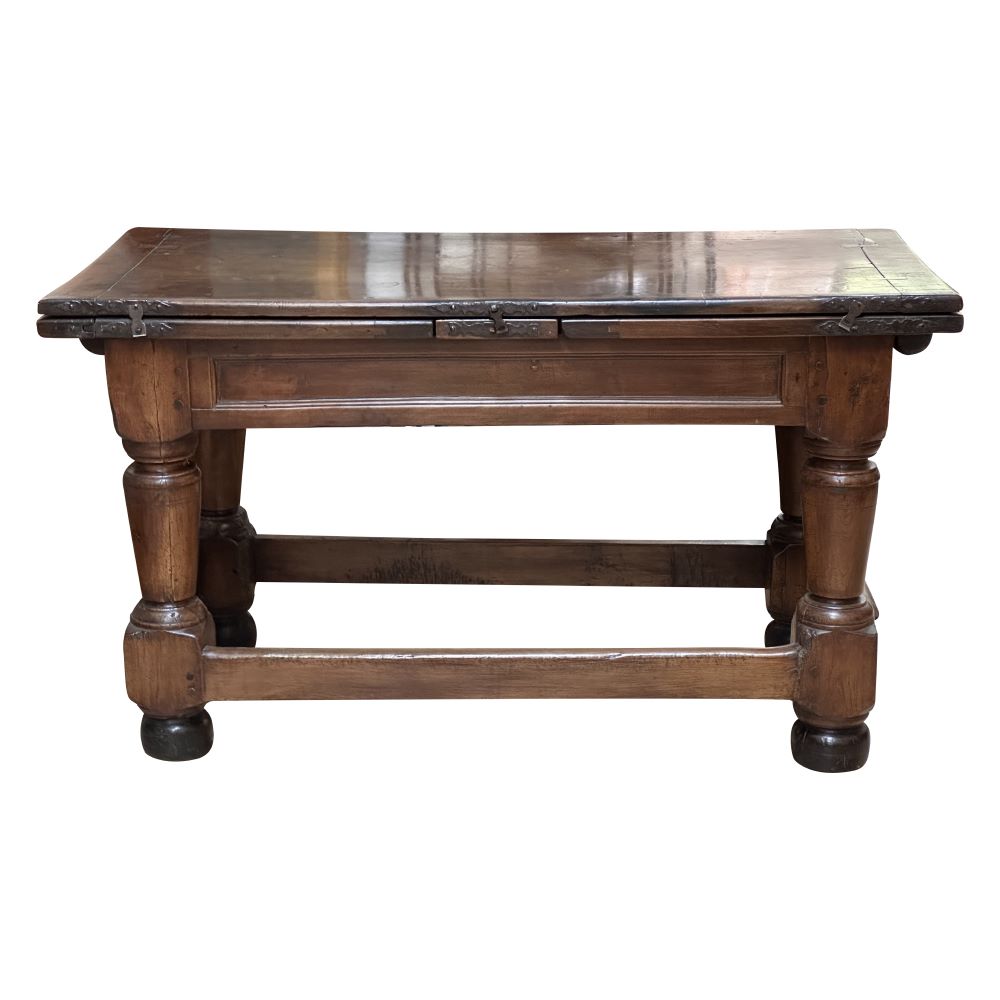 Late 16th-early 17th Century French  Walnut Extending Table