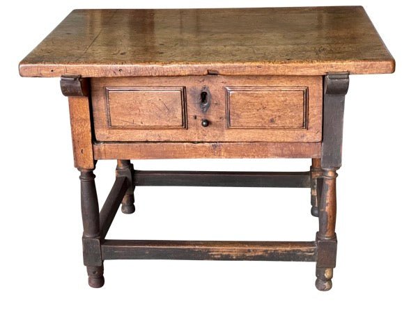 EARLY 18TH CENTURY SINGLE DRAWER SPANISH WALNUT TAVERN TABLE - Helen Storey Antiques