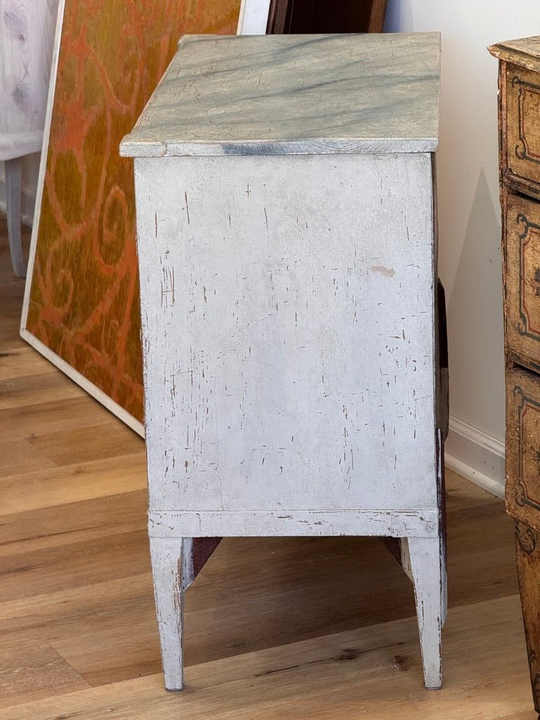 Elegant, small, 19th century Swedish Gustavian commode - Helen Storey Antiques