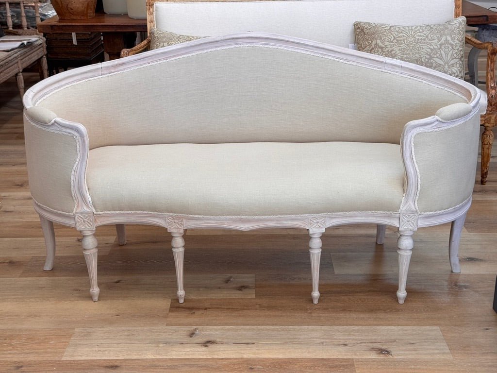 Elegant Swedish Gustavian canapé, settee, circa 1800–1830 - Helen Storey Antiques
