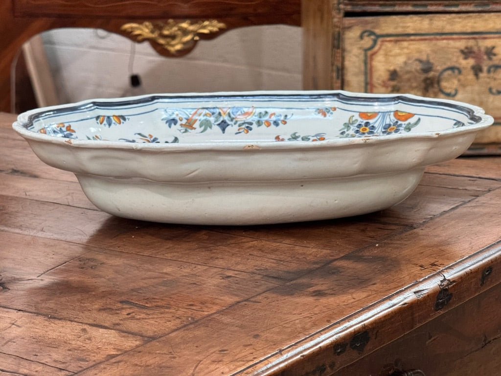Faience Chinoiserie Dish Alcora Spain, c. 1735-1760 - Helen Storey Antiques