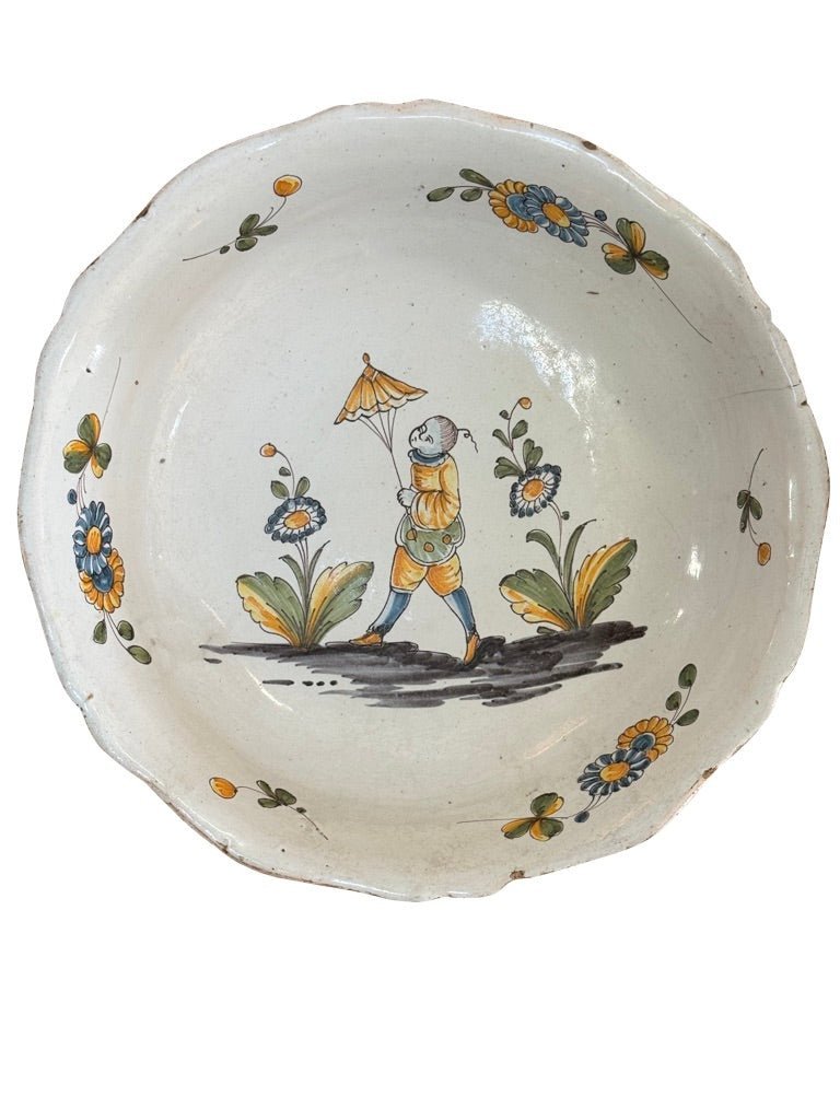 French Faience Bowl with Chinoiserie Figure, 18th Century - Helen Storey Antiques