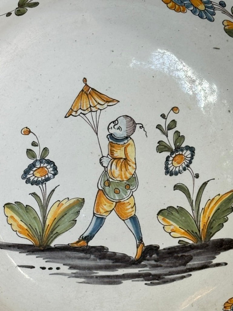 French Faience Bowl with Chinoiserie Figure, 18th Century - Helen Storey Antiques