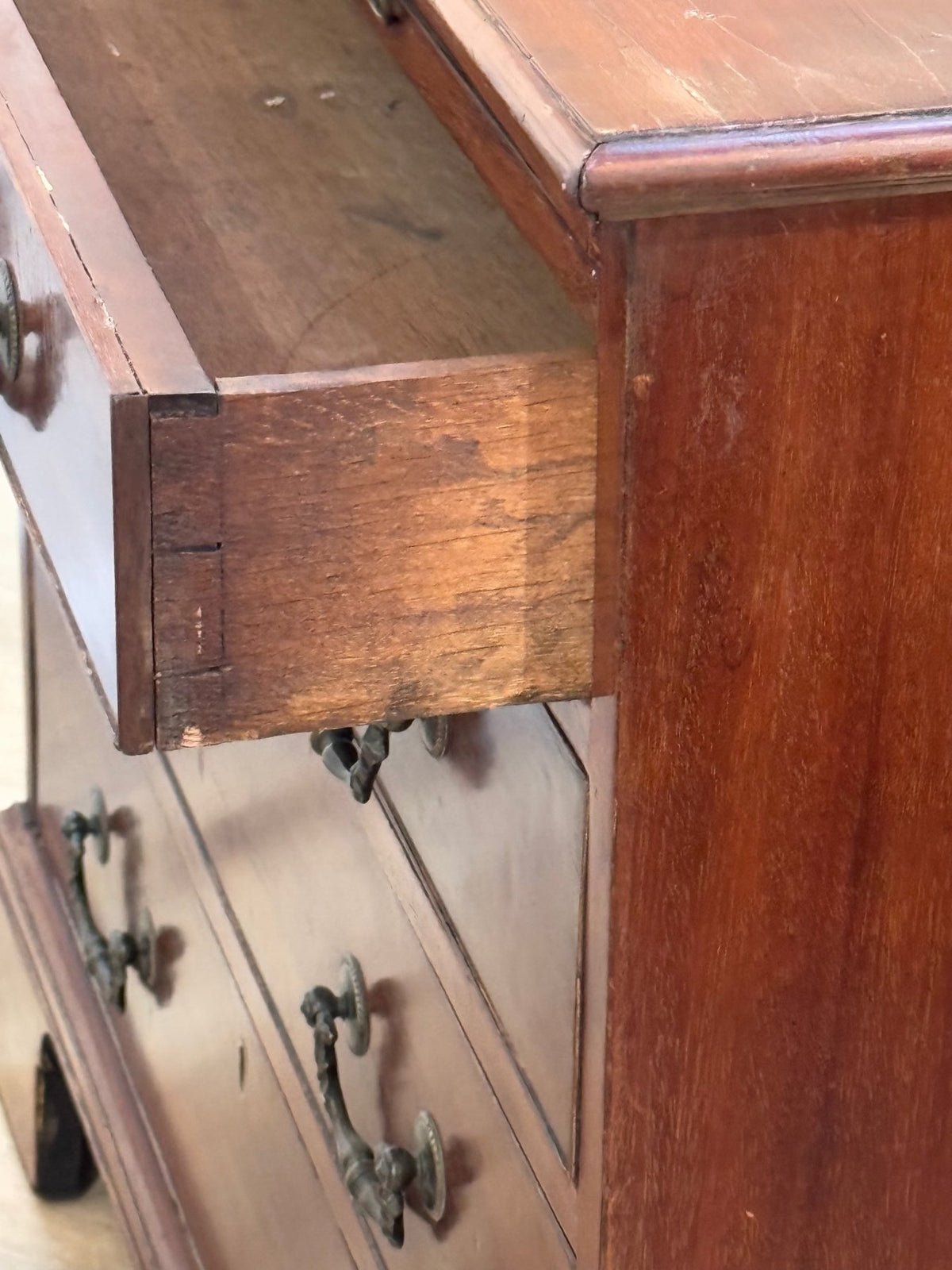 Georgian Mahogany Bachelor’s Chest - Helen Storey Antiques