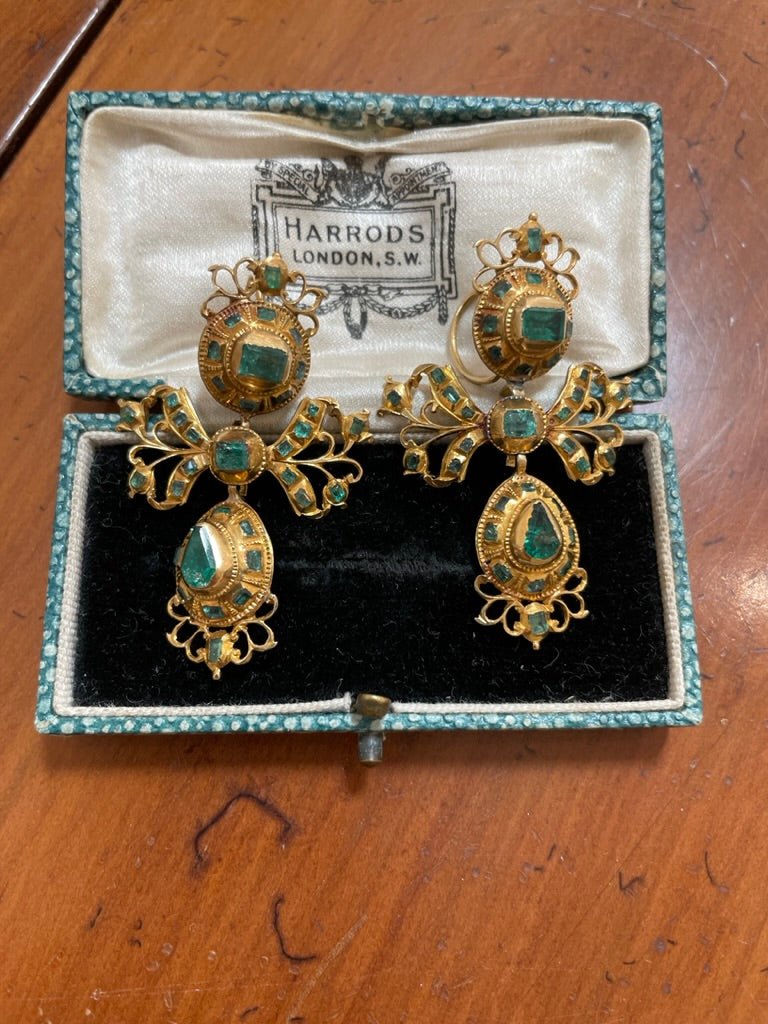 Iberian Emerald and 18 k. Gold drop Earrings, 18th Century - Helen Storey Antiques