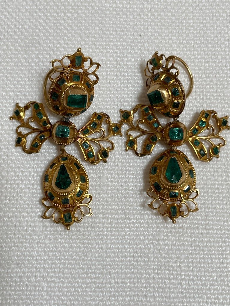 Iberian Emerald and 18 k. Gold drop Earrings, 18th Century - Helen Storey Antiques