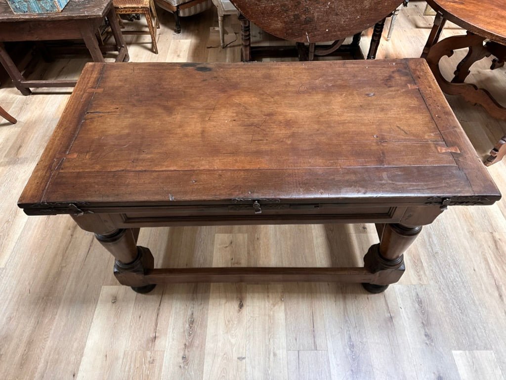 Late 16th - early 17th Century French Walnut Extending Table - Helen Storey Antiques