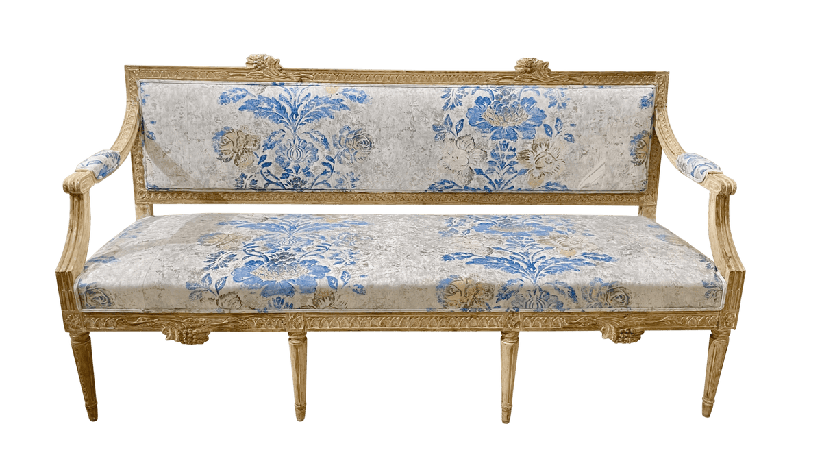 Late 18th Century elegan Swedish Gustavian Settee - Helen Storey Antiques