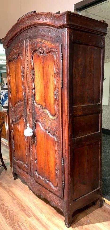 LOVELY 18TH CENTURY FRENCH ARMOIRE - Helen Storey Antiques