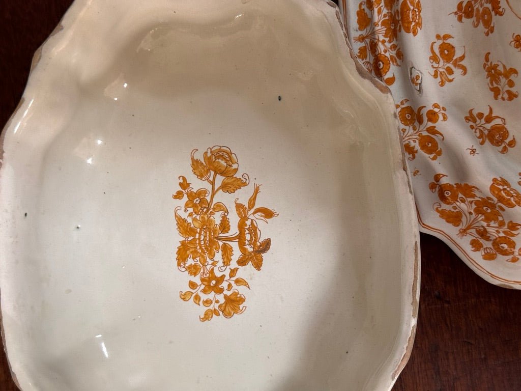 Moustiers Faience footed tureen and cover, c. 1760. - Helen Storey Antiques