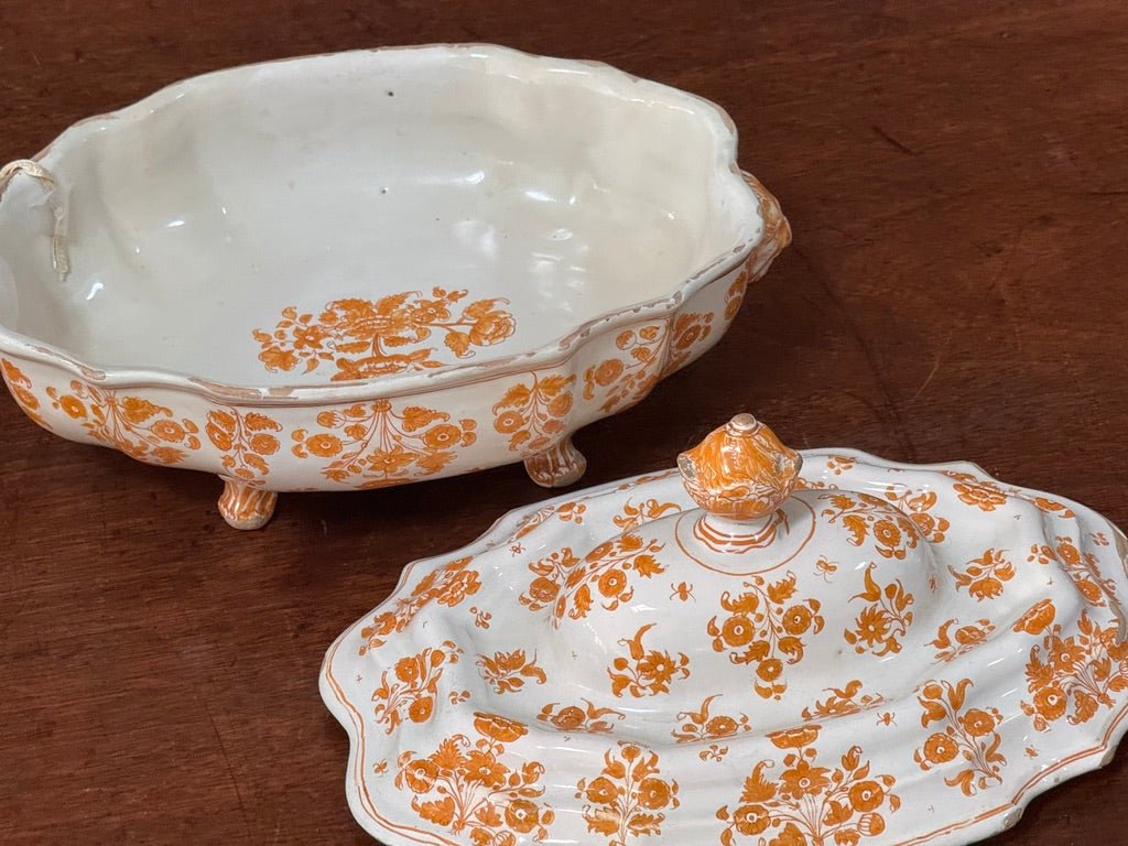 Moustiers Faience footed tureen and cover, c. 1760. - Helen Storey Antiques