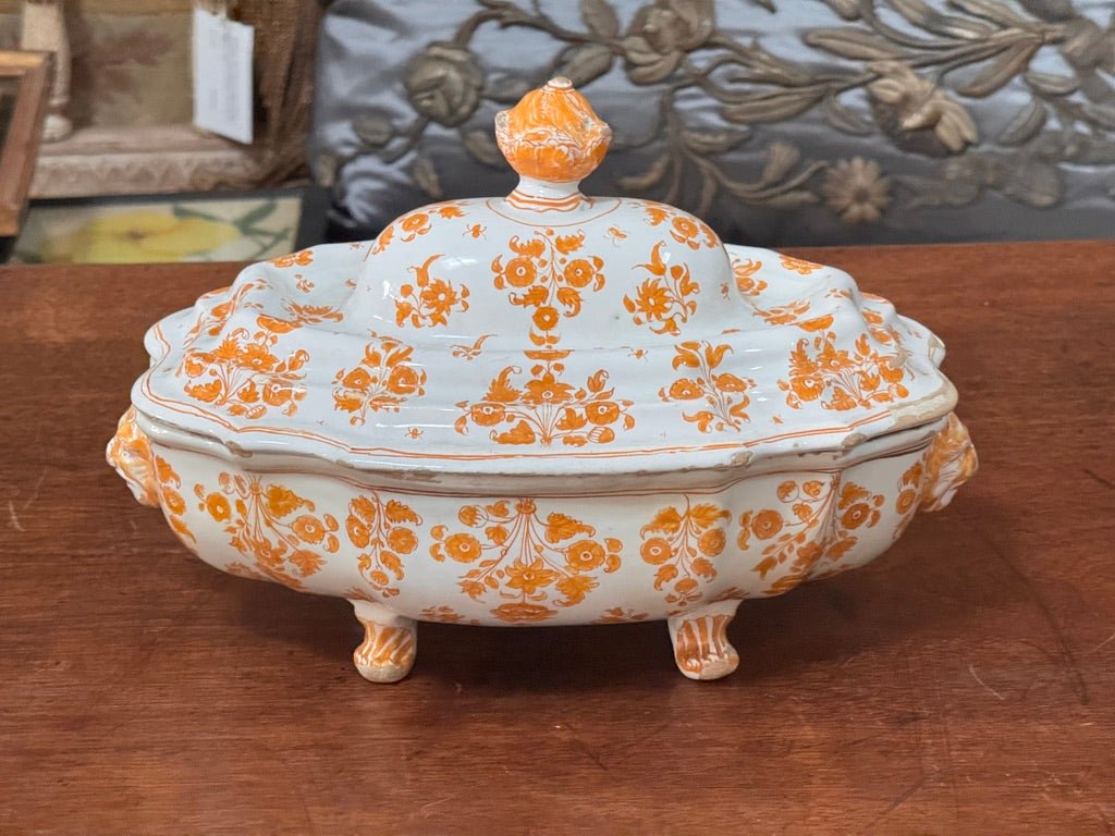 Moustiers Faience footed tureen and cover, c. 1760. - Helen Storey Antiques