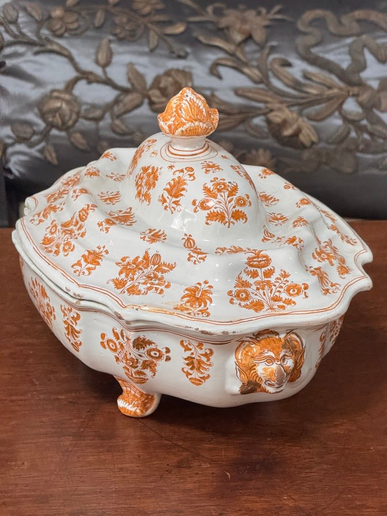 Moustiers Faience footed tureen and cover, c. 1760, France - Helen Storey Antiques