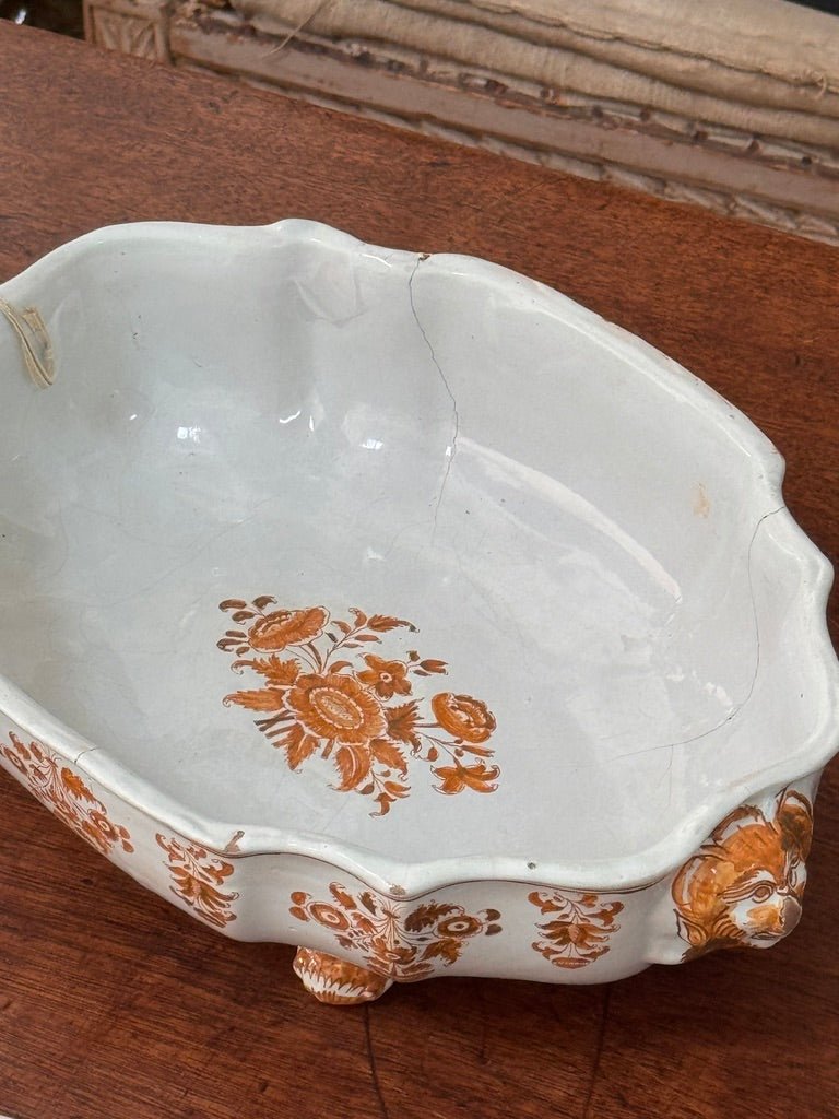 Moustiers Faience footed tureen and cover, c. 1760, France - Helen Storey Antiques