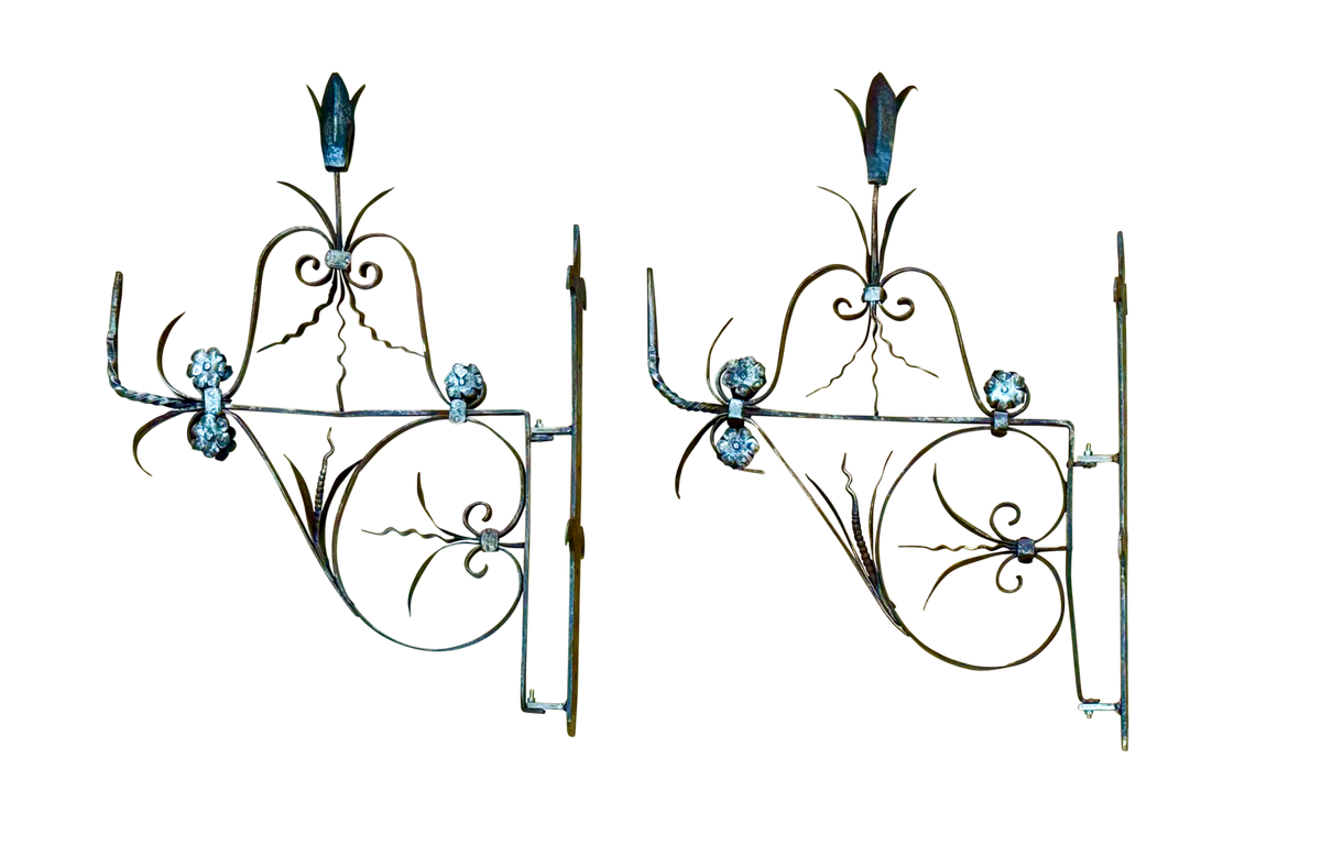 Pair of French hand-forged wrought iron wall brackets, 17th-18th century - Helen Storey Antiques