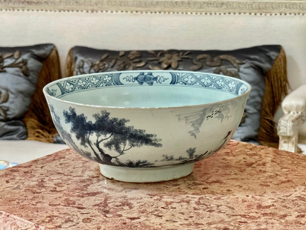 Rare English Delft bowl, London, c. 1770, Blue and white - Helen Storey Antiques