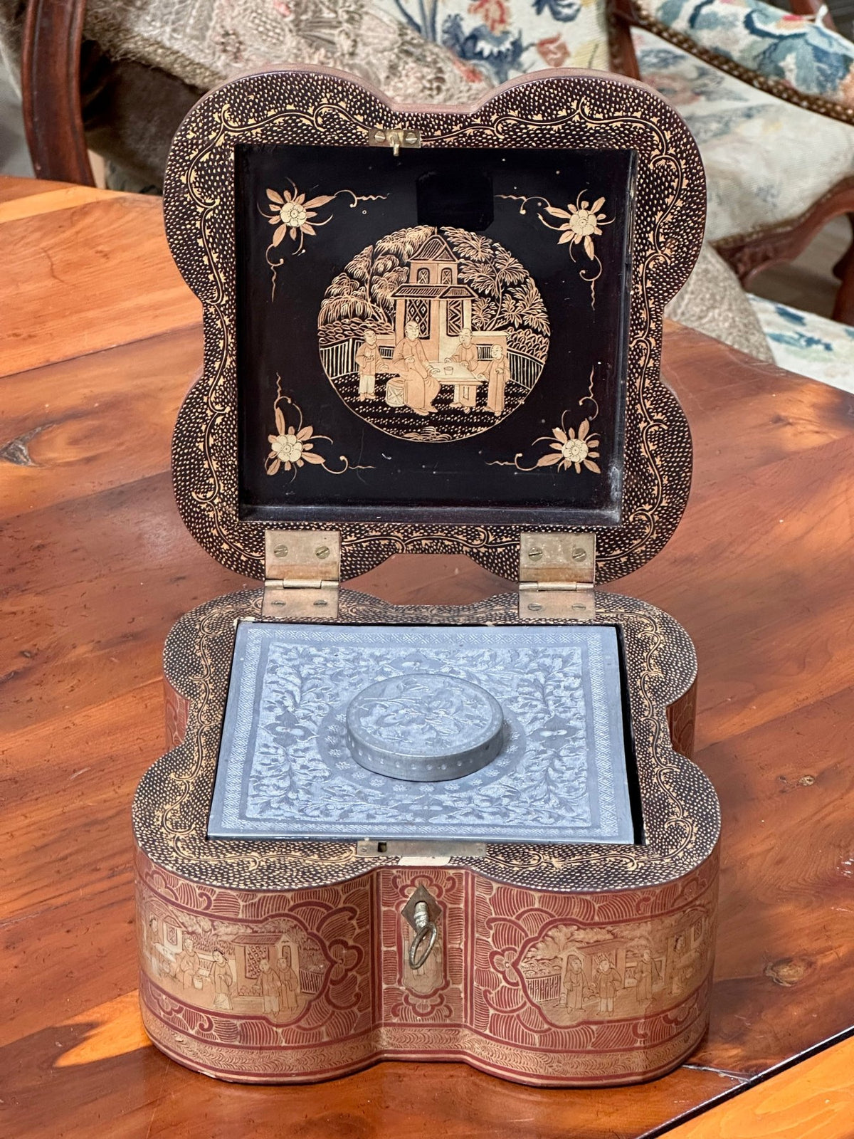 Rare Quatrefoil Chinese Export Tea Caddy, 19th Century - Helen Storey Antiques