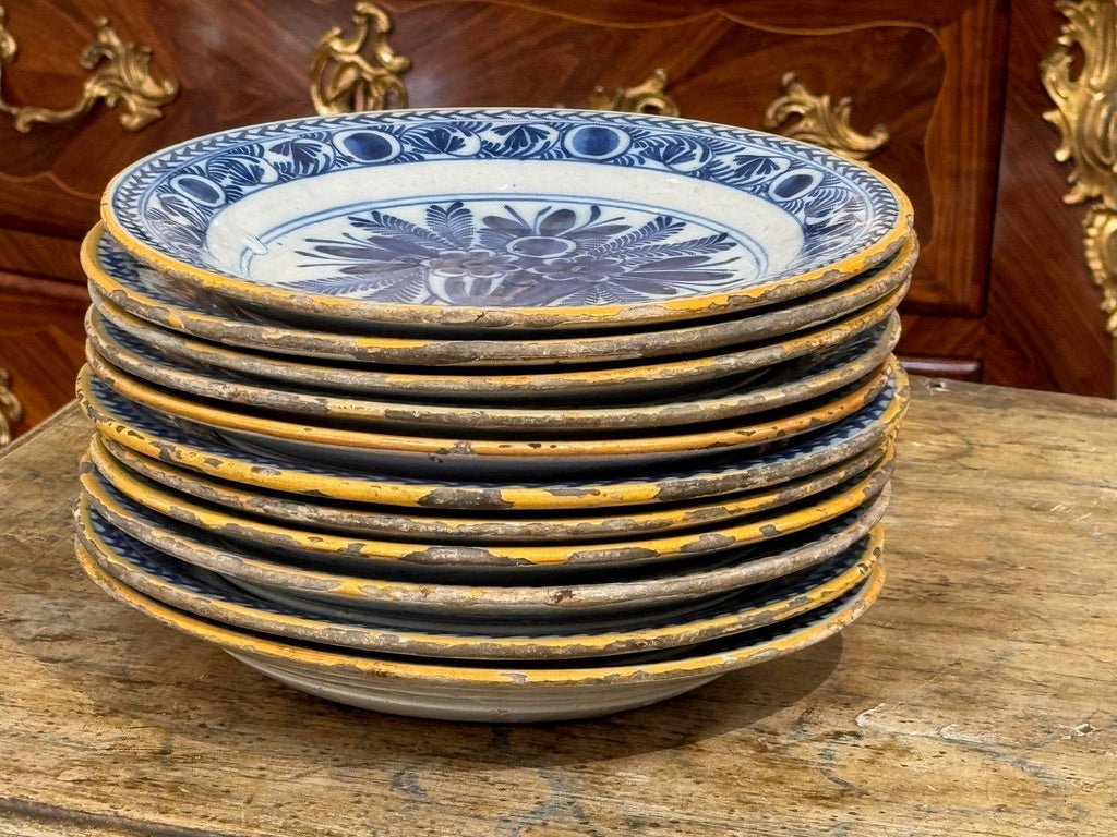 Set of 12 Delft tin-glazed blue and white plates, 18th Century - Helen Storey Antiques