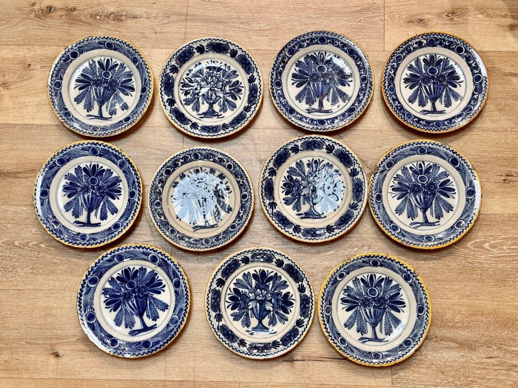 Set of 12 Delft tin-glazed blue and white plates, 18th Century - Helen Storey Antiques