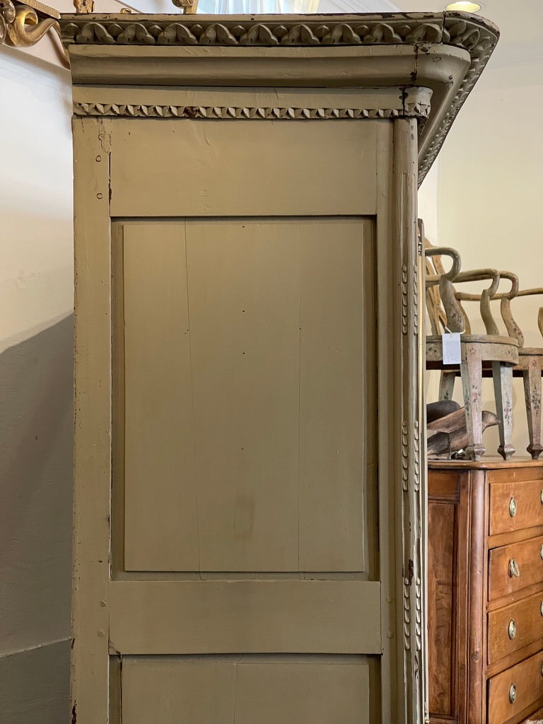 18TH CENTURY LOUIS XV FRENCH PROVINCIAL ARMOIRE