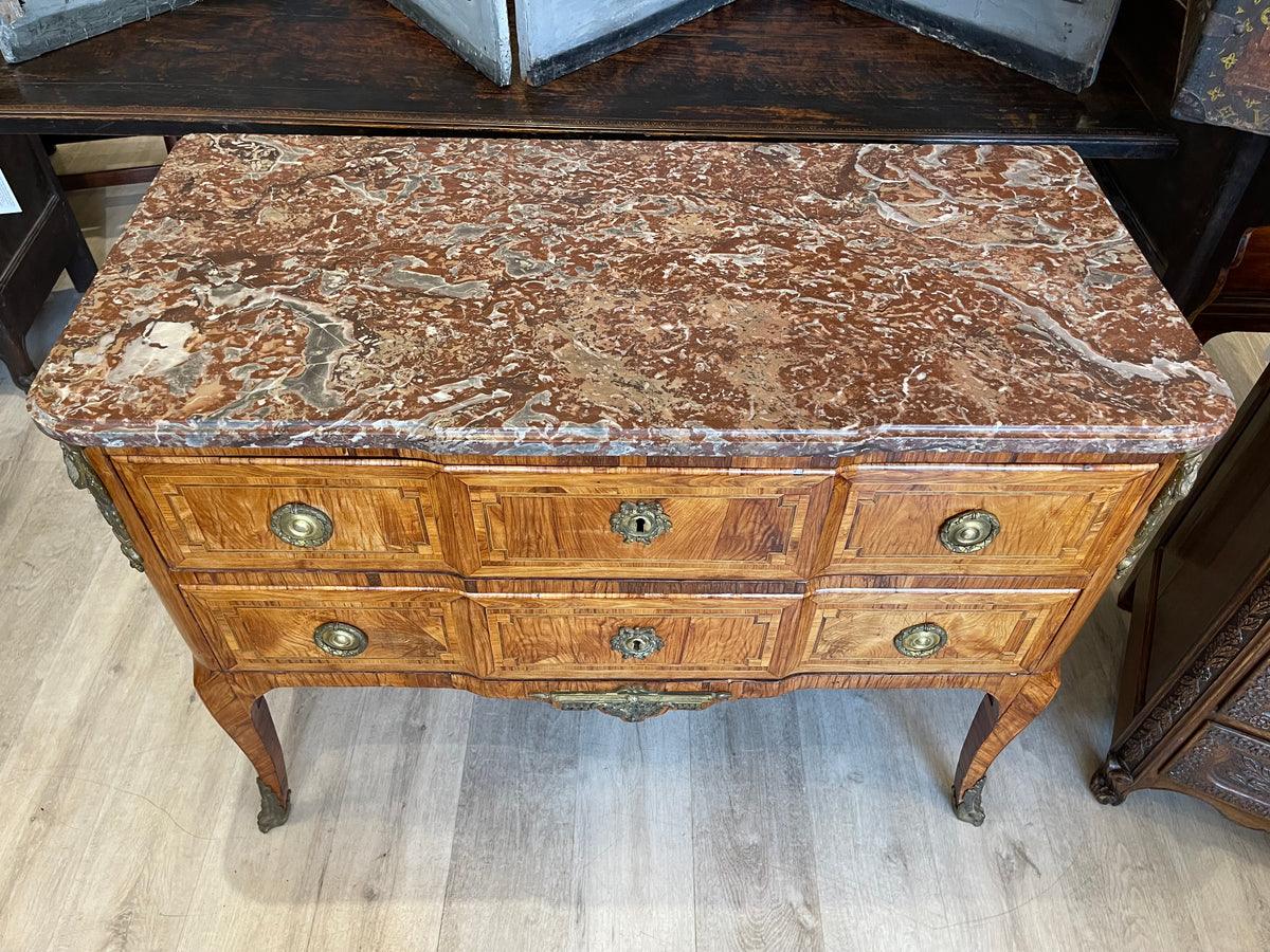 MID-18TH CENTURY TRANSITIONAL LOUIS XVI COMMODE