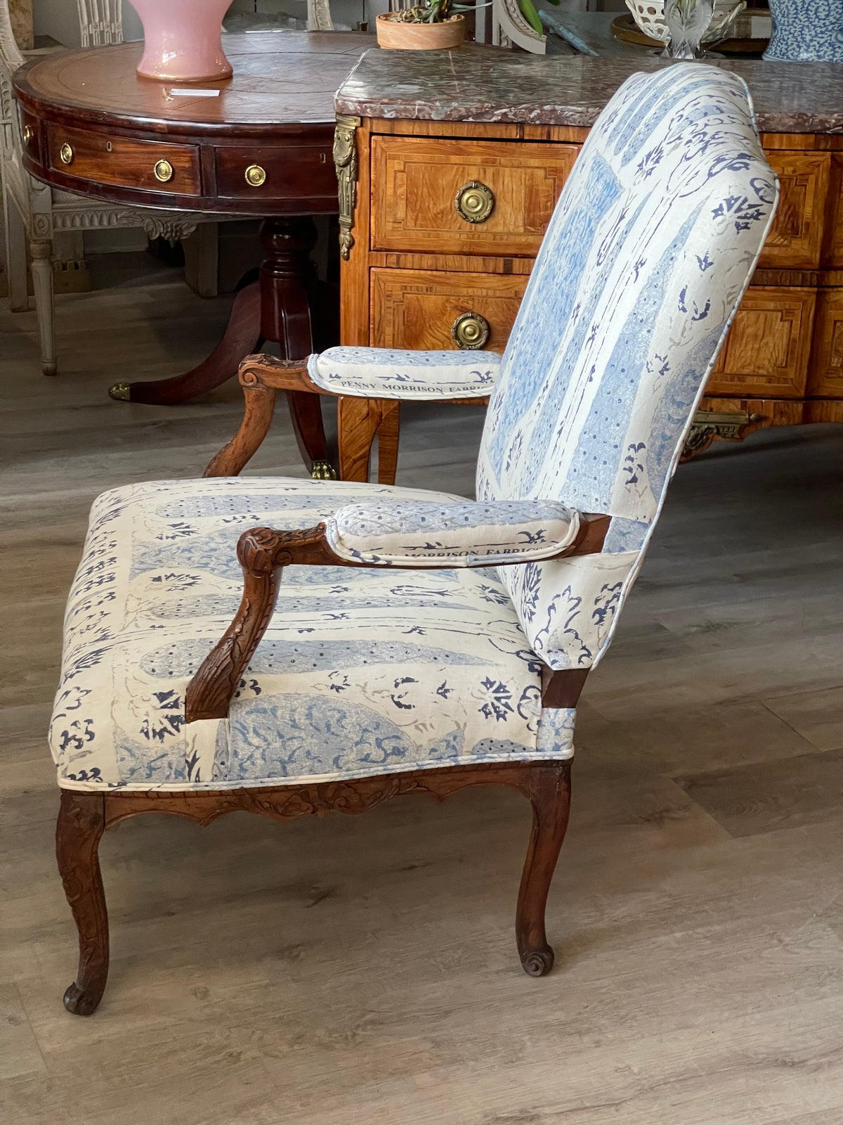 19TH CENTURY LOUIS XV FRENCH BEECHWOOD FAUTEUIL