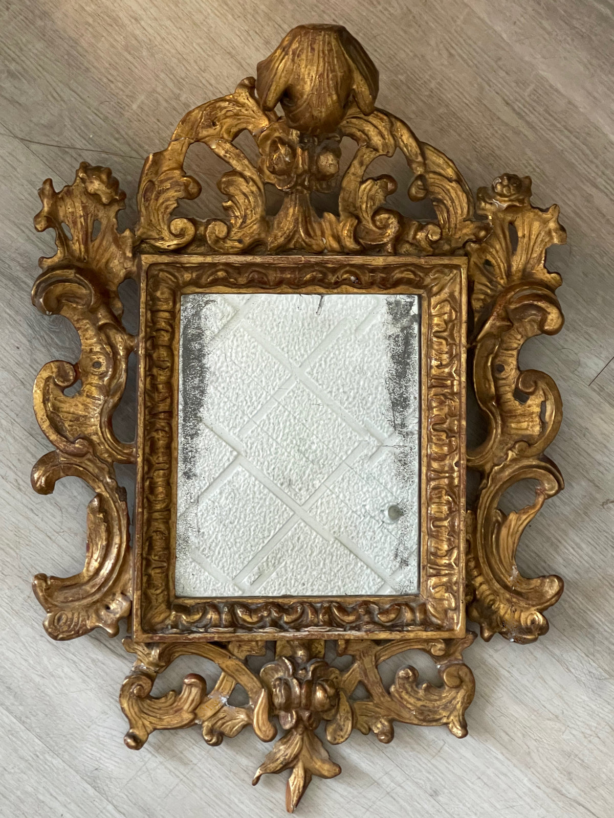 18th Century Carved &amp; Gilded Italian Mirror