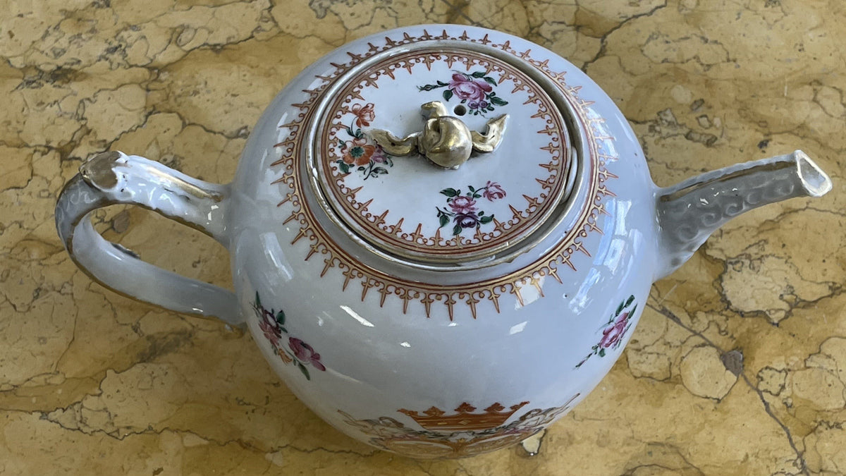 Ceramics - 18TH CENTURY CHINESE EXPORT TEAPOT