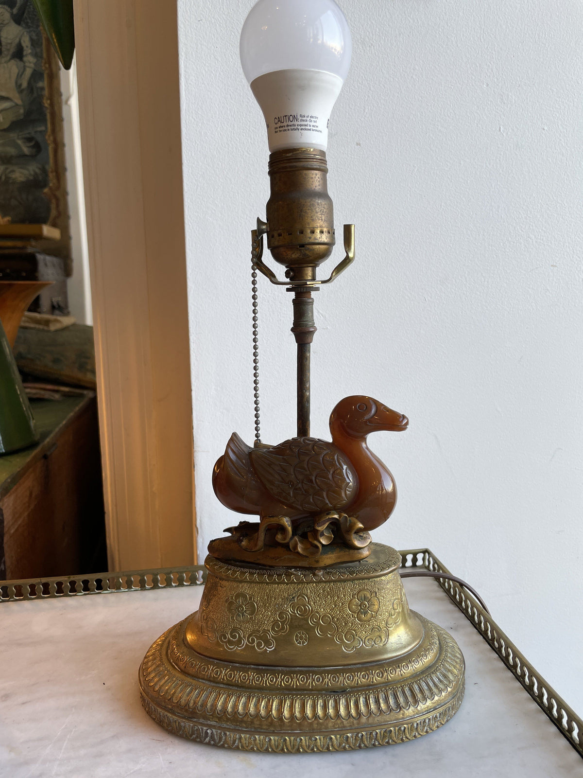 Lamp - 19TH CENTURY CHINESE CARVED AGATE DUCK MOUNTED AS A LAMP