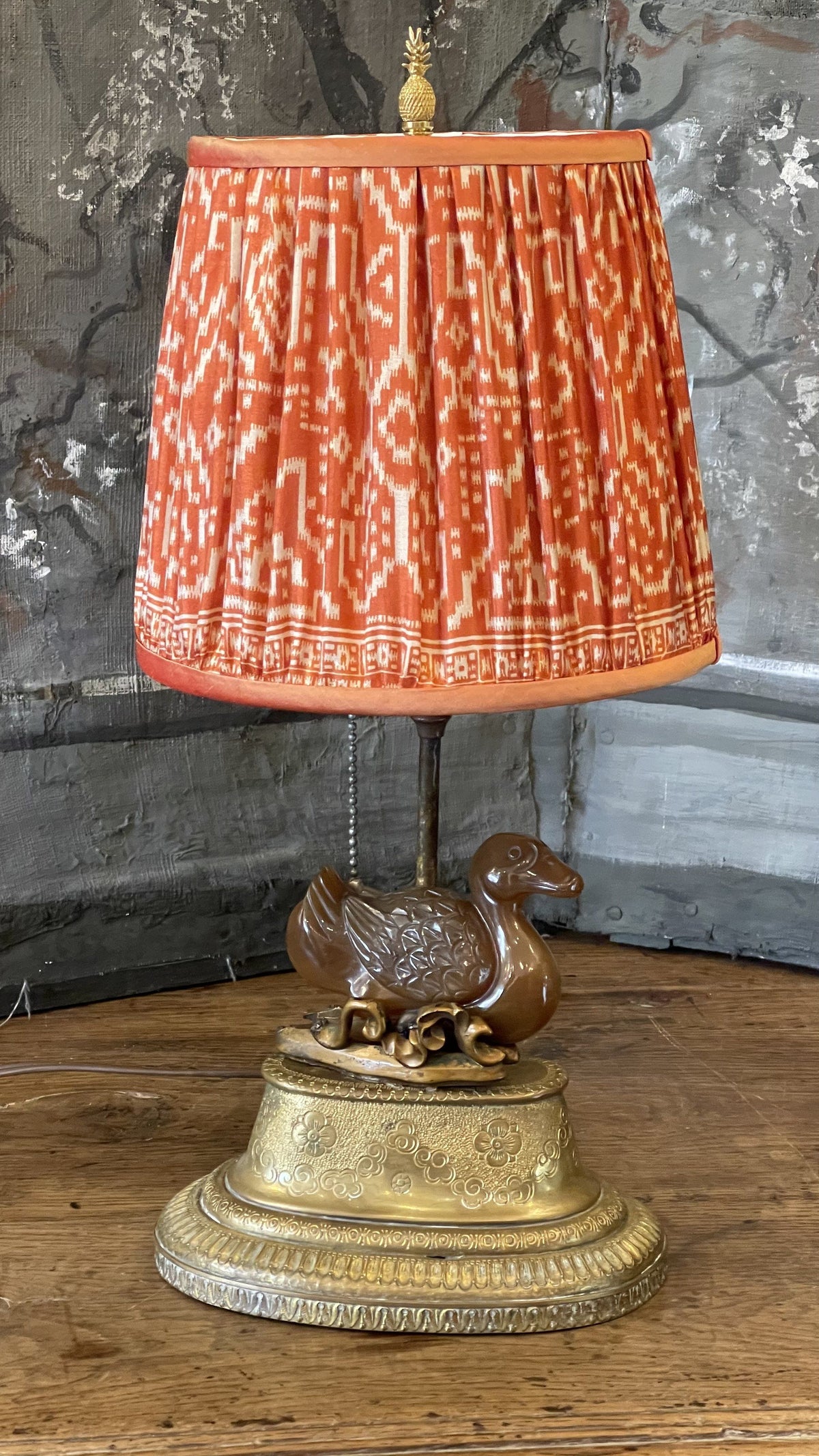 Lamp - 19TH CENTURY CHINESE CARVED AGATE DUCK MOUNTED AS A LAMP