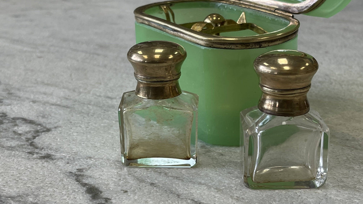 Perfume Box - 19TH CENTURY FRENCH GREEN OPALINE PERFUME CASKET